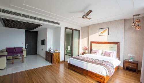 Superior Suite with Mountain View