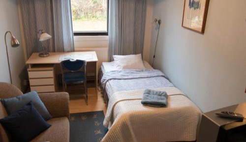 Single Room with Shared Bathroom