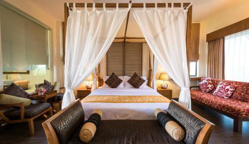 Suite Room with Lake View