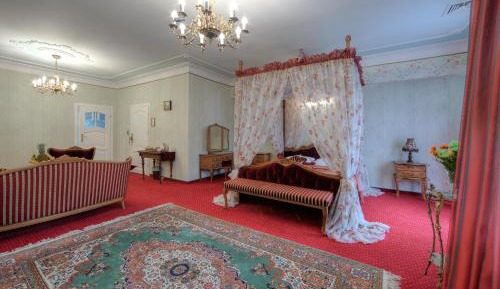 Deluxe Apartment (2 Adults)