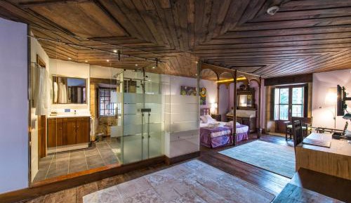 Deluxe Double Room with Bath