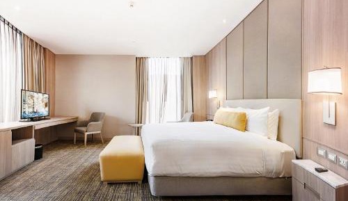 Grand Executive with Bathtub