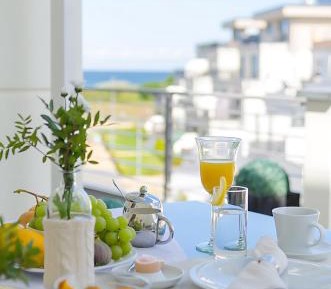 One-Bedroom Apartment with Sea View and Balcony
