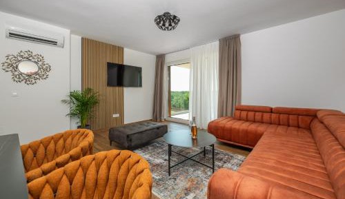 Two-Bedroom Deluxe Apartment with Balcony