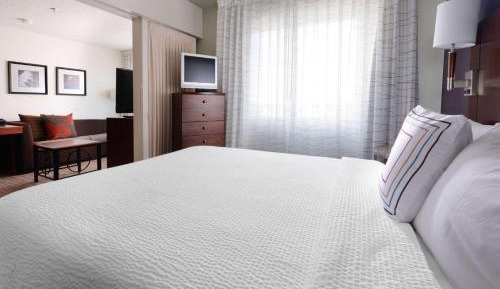 Two Bedroom Suite - Queen in Each