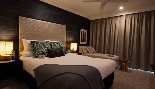 Privilege Queen Room with Mountain View