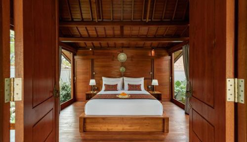 Suite with Garden View