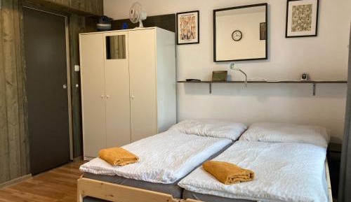 Twin Room with Shower