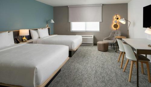 Studio with Two Queen Beds - Hearing Accessible