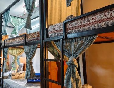 10-Bed Mixed Dormitory Room
