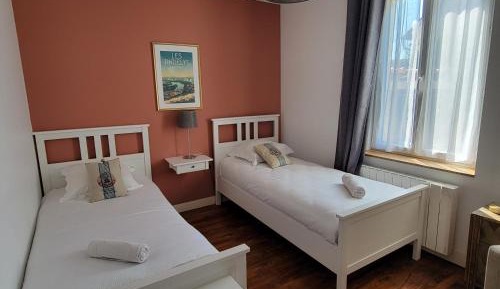 Twin Room with Private Bathroom