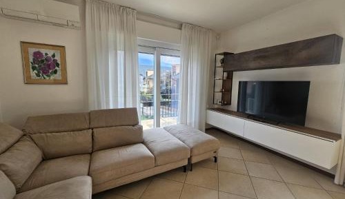 Three-Bedroom Apartment with Mountain View