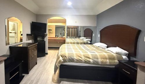 King Bed Smoking