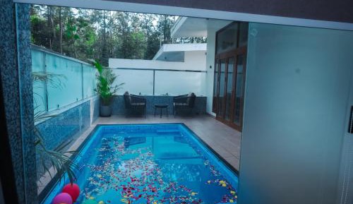 Deluxe Double Room with Shower