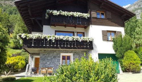 Two-Bedroom Deluxe Apartment