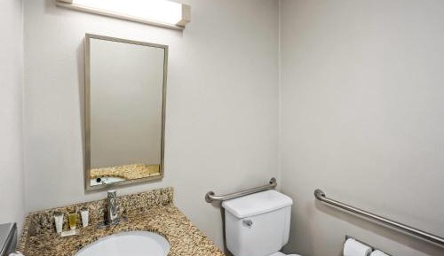 Deluxe Queen Room - Disability Access/Non-Smoking
