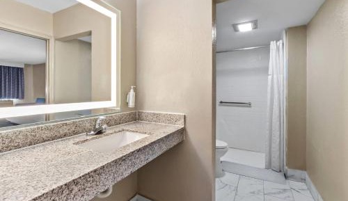 King Room - Disability Access/Non-Smoking