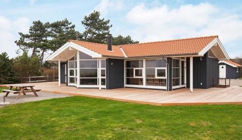 Four-Bedroom Holiday Home