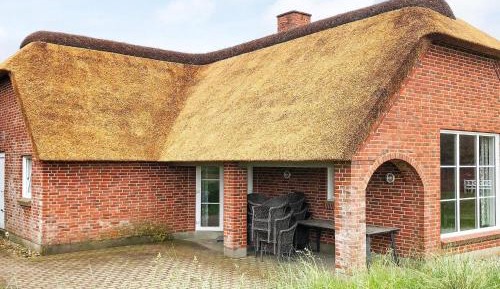 Five-Bedroom Holiday Home