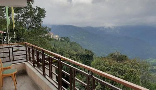 Deluxe Double Room (2 Adults + 1 Child)