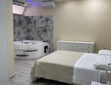Deluxe Suite with Spa Bath