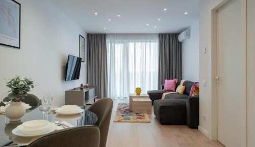 Family Two-Bedroom Apartment with View