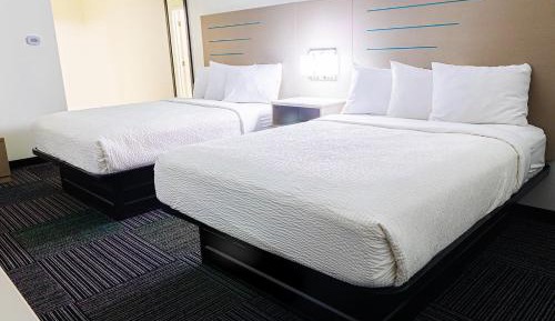 Queen Room with Two Queen Beds - Non-Smoking