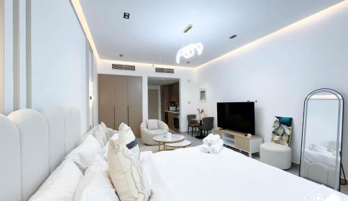 Studio Apartment with Balcony