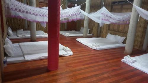 One-Bedroom Apartment with Balcony