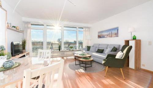 One-Bedroom Apartment with Balcony