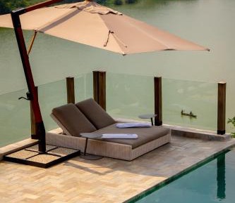 Suite with Lake View