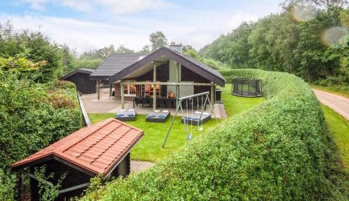 Five-Bedroom Holiday Home