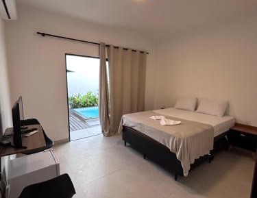 King Suite with Pool View