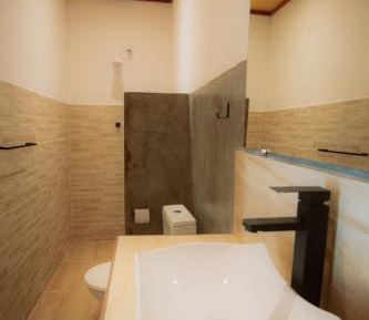 Deluxe Double Room (2 Adults + 1 Child)