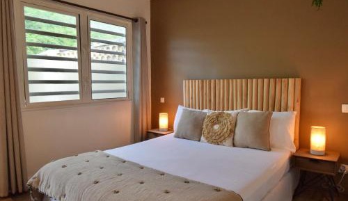 Alamanda Classic Queen Room 