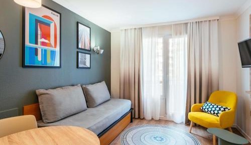 One-Bedroom Apartment with Double Bed (4 Adults)