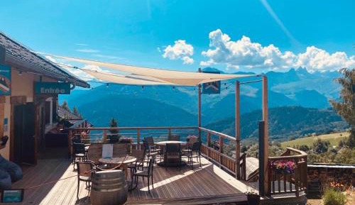 Suite with Mountain View