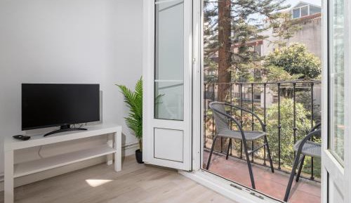 One-Bedroom Apartment with Balcony