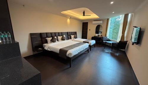 Triple Room with City View