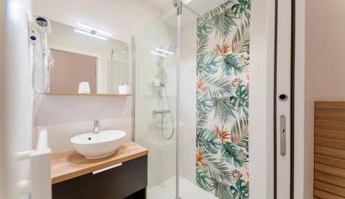 Family Room with Garden View