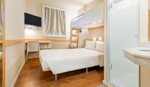 Functional rooms with mini-bar for up to 3 people