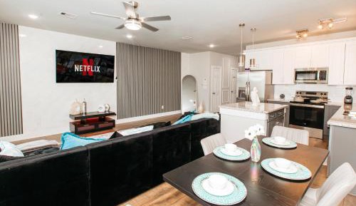 Three-Bedroom Holiday Home 