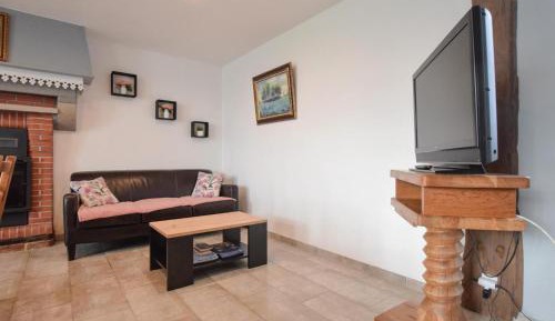 Three-Bedroom Vacation Home 