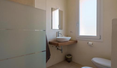 Superior One-Bedroom Apartment