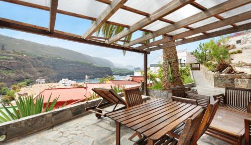 Superior One-Bedroom Apartment with Balcony