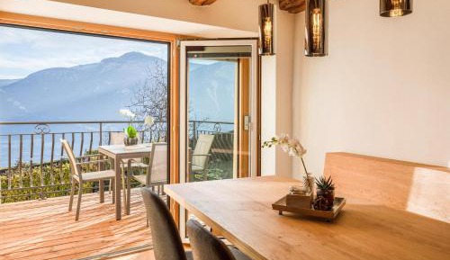 Superior One-Bedroom Apartment with Balcony