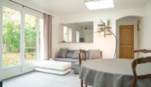 One-Bedroom Apartment with Garden View