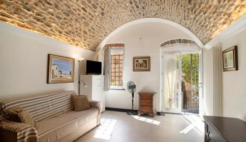 Superior One-Bedroom Apartment