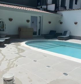 Superior One-Bedroom Apartment