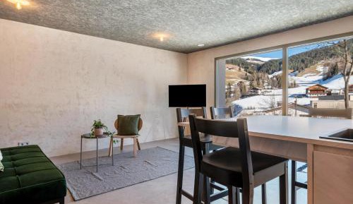 Superior One-Bedroom Apartment